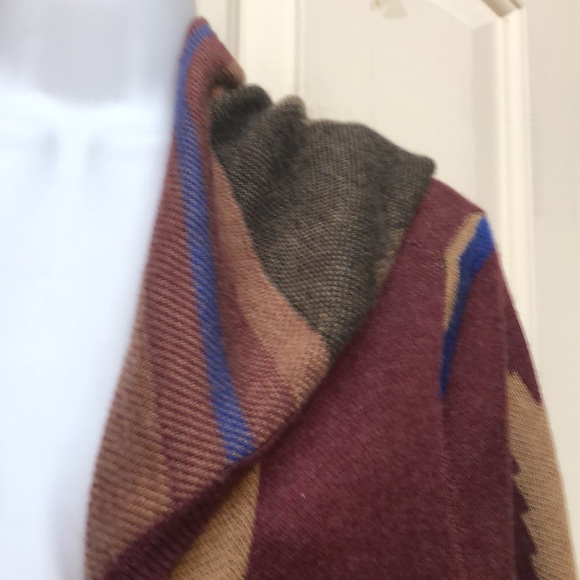 Beautiful jacket long warm hood . Looks hot with boots.maroon , blue and tan - Picture 3 of 5